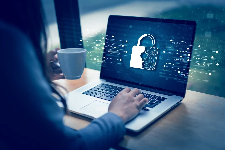 Bescherm je digitale leven: essentiële tips voor cybersecurity